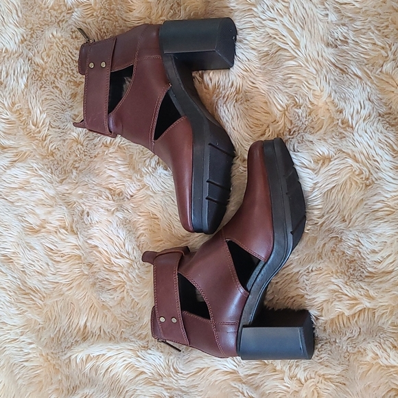 Sorel Shoes - Women's Size 10.5 Brown Leather Sorel Margo Cut Out Sandal Heel Boots